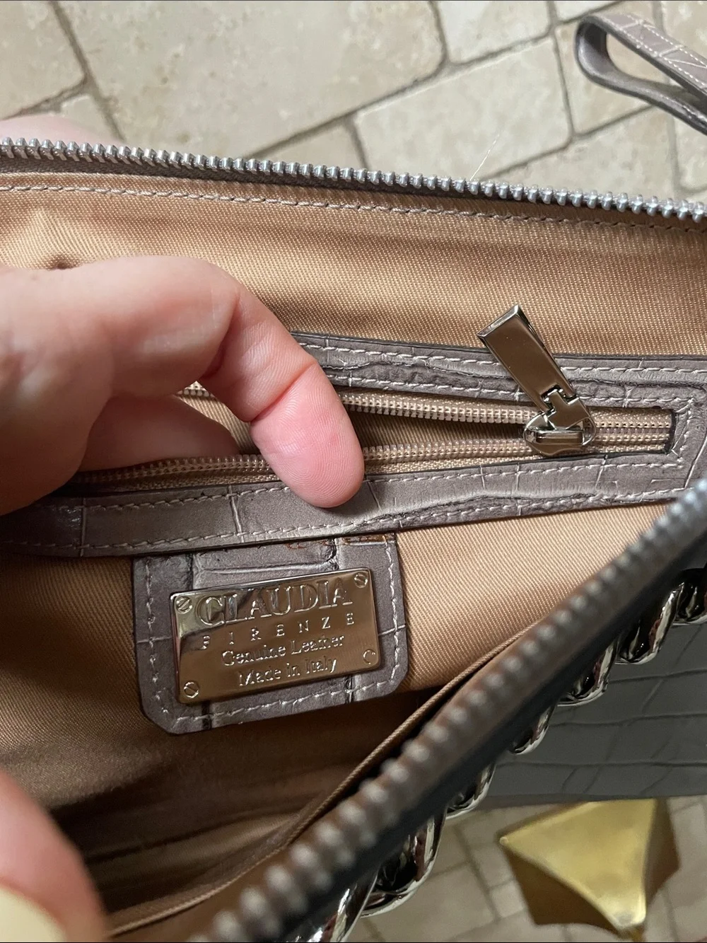 Taupe Croc-Embossed Leather Crossbody Bag Chain Made in Italy Claudia Firenze